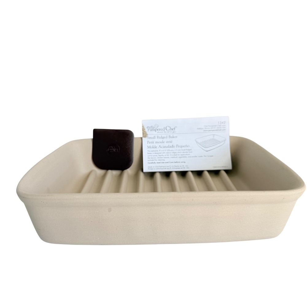 Pampered Chef Small Ridged Baker Stoneware 9x6.75 Tan 1342 USA Made